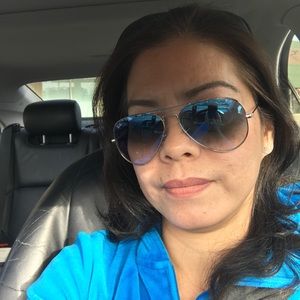 Meet your Posher, Van